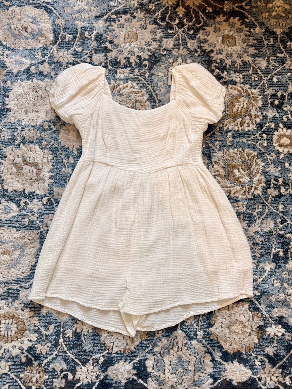 Pink Lily White Puff-Sleeve Gauze Women's Romper🤍